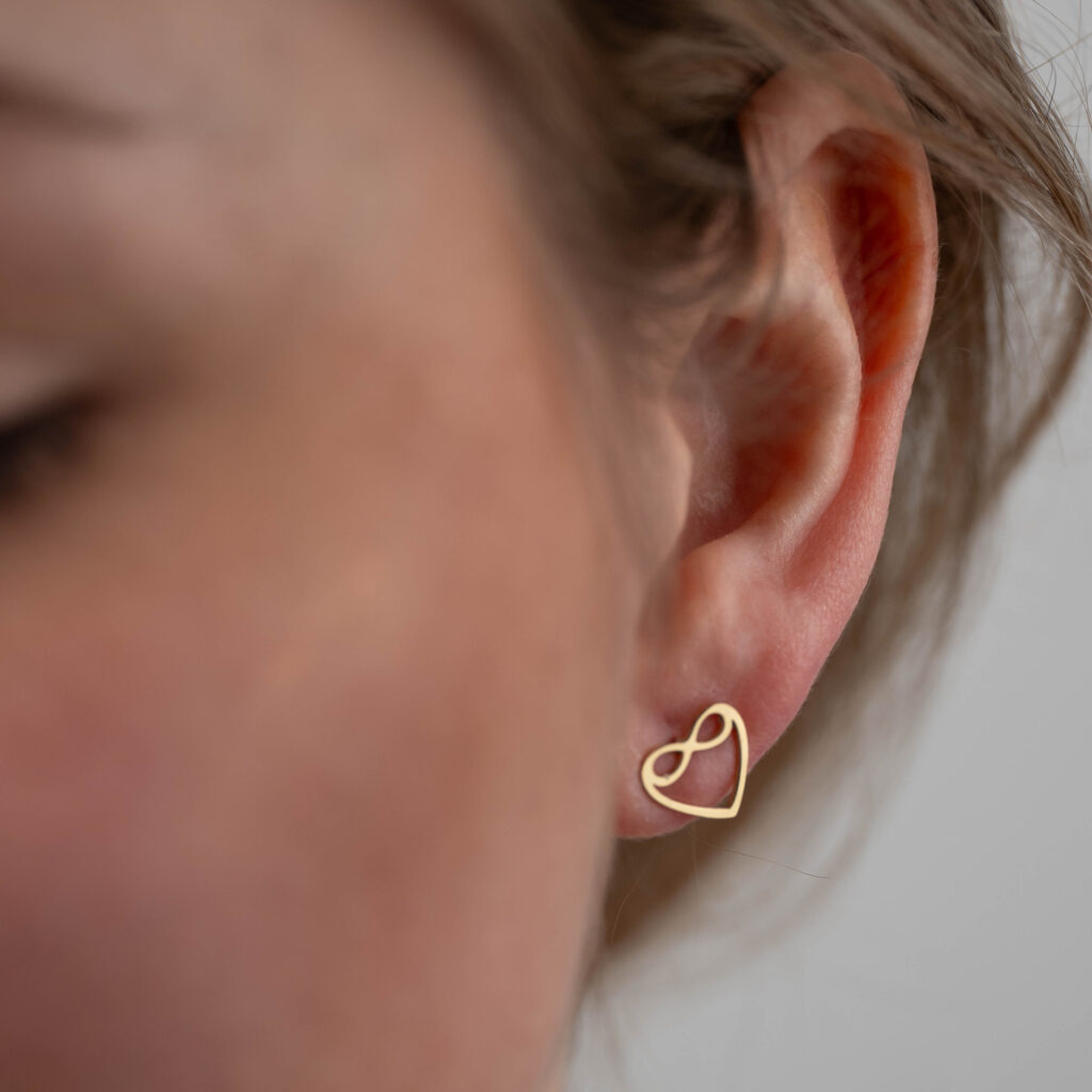 7044d41962547f11f156524276995151